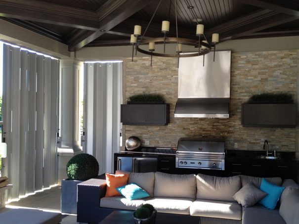 Outdoor kitchen closure